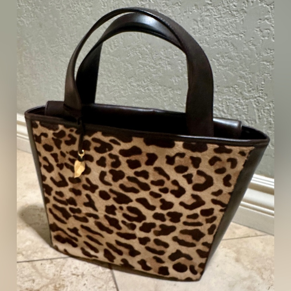Dana Buchman Leather w/Leopard Pony Fur Tote & Gold Details - Picture 4 of 11